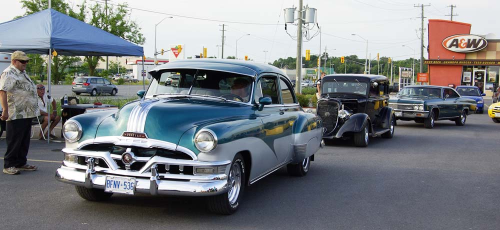 Exposition de voitures Mustang et Ford classiques